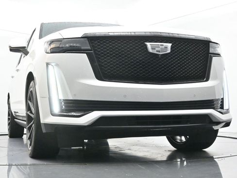 Used 2021 Cadillac Escalade ESV Sport Platinum AWD/4WD image 50