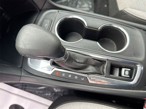 Used 2024 Chevrolet Equinox LT image 23