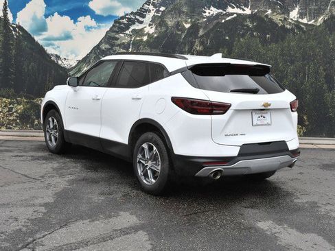 Used 2024 Chevrolet Blazer LT AWD/4WD image 9