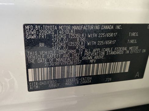 Used 2023 Toyota RAV4 LE AWD/4WD image 27