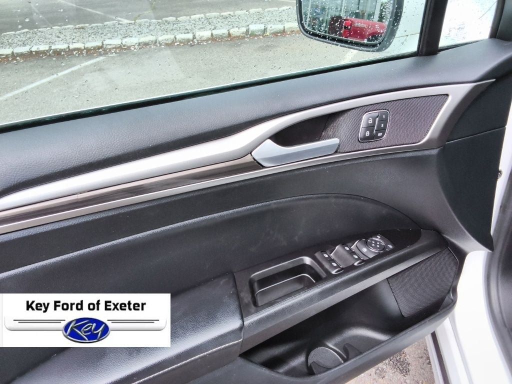 Used 2019 Ford Fusion SEL FWD image 24