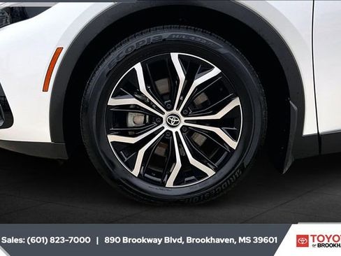 Used 2024 Toyota Crown Limited image 7