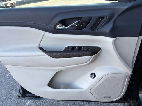 Used 2023 GMC Acadia Denali image 26