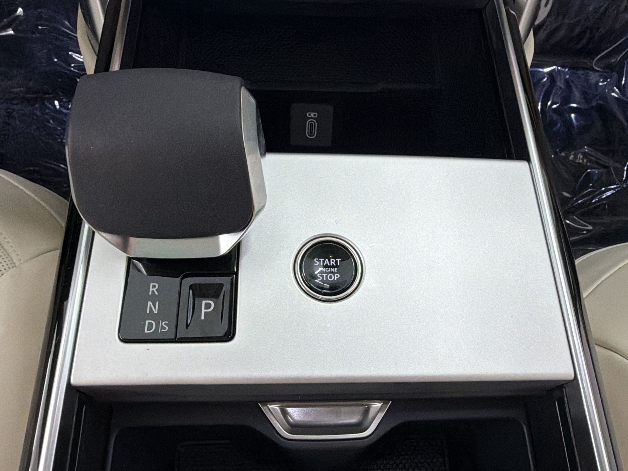 New 2026 Land Rover Range Rover SE AWD/4WD image 26