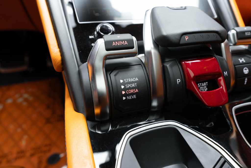 Used 2022 Lamborghini Urus AWD/4WD image 49