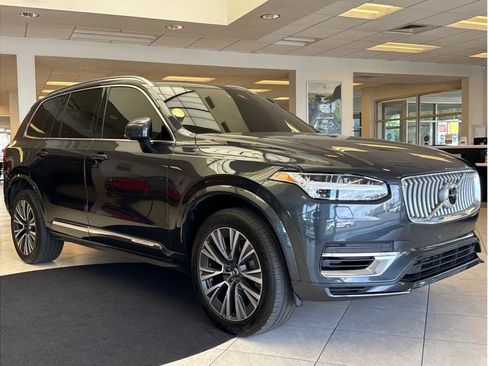 Used 2021 Volvo XC90 T8 Inscription Expression w/ Protection Package Premier AWD/4WD image 4
