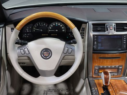 Used 2006 Cadillac XLR 2dr Convertible image 45