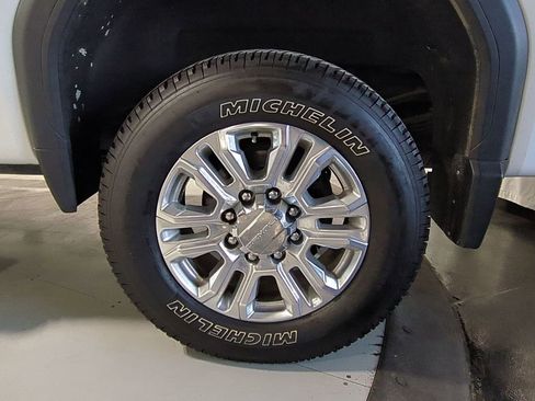 Used 2020 GMC Sierra 3500 Denali w/ Denali Ultimate Package image 16