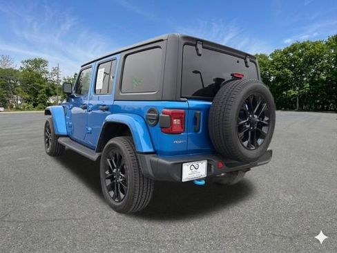 Used 2023 Jeep Wrangler Sahara w/ Cold Weather Group AWD/4WD image 6