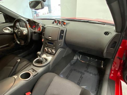 Used 2020 Nissan 370Z Coupe RWD image 24