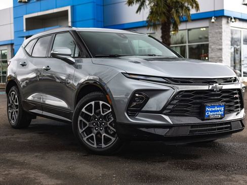 Used 2025 Chevrolet Blazer RS image 1