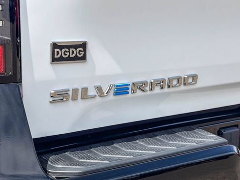 Used 2024 Chevrolet Silverado EV RST AWD/4WD image 9