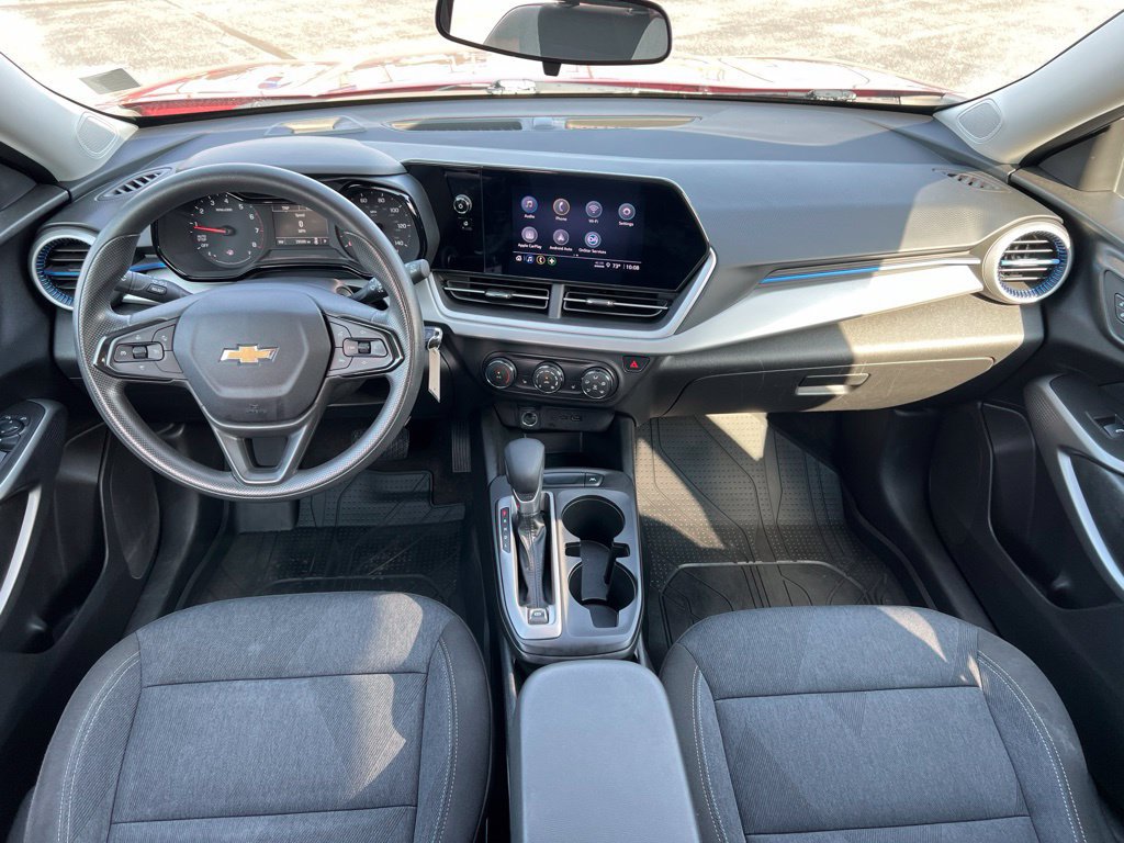 Used 2024 Chevrolet Trax LS w/ LS Convenience Package FWD image 19