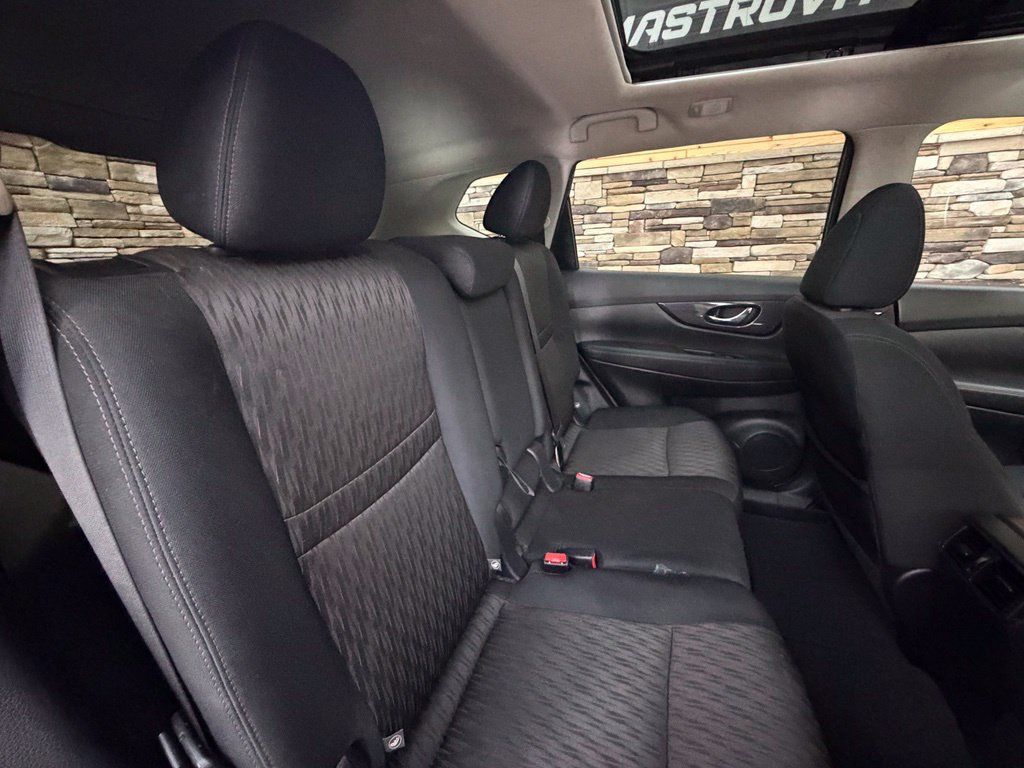Used 2017 Nissan Rogue SV AWD/4WD image 48