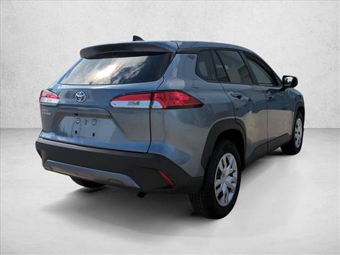 Used 2025 Toyota Corolla Cross L FWD image 5