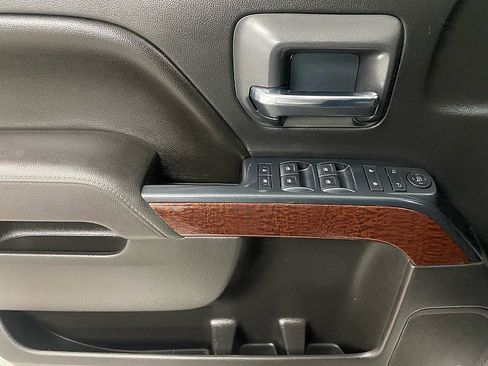 Used 2017 GMC Sierra 1500 SLE w/ SLE Value Package image 9