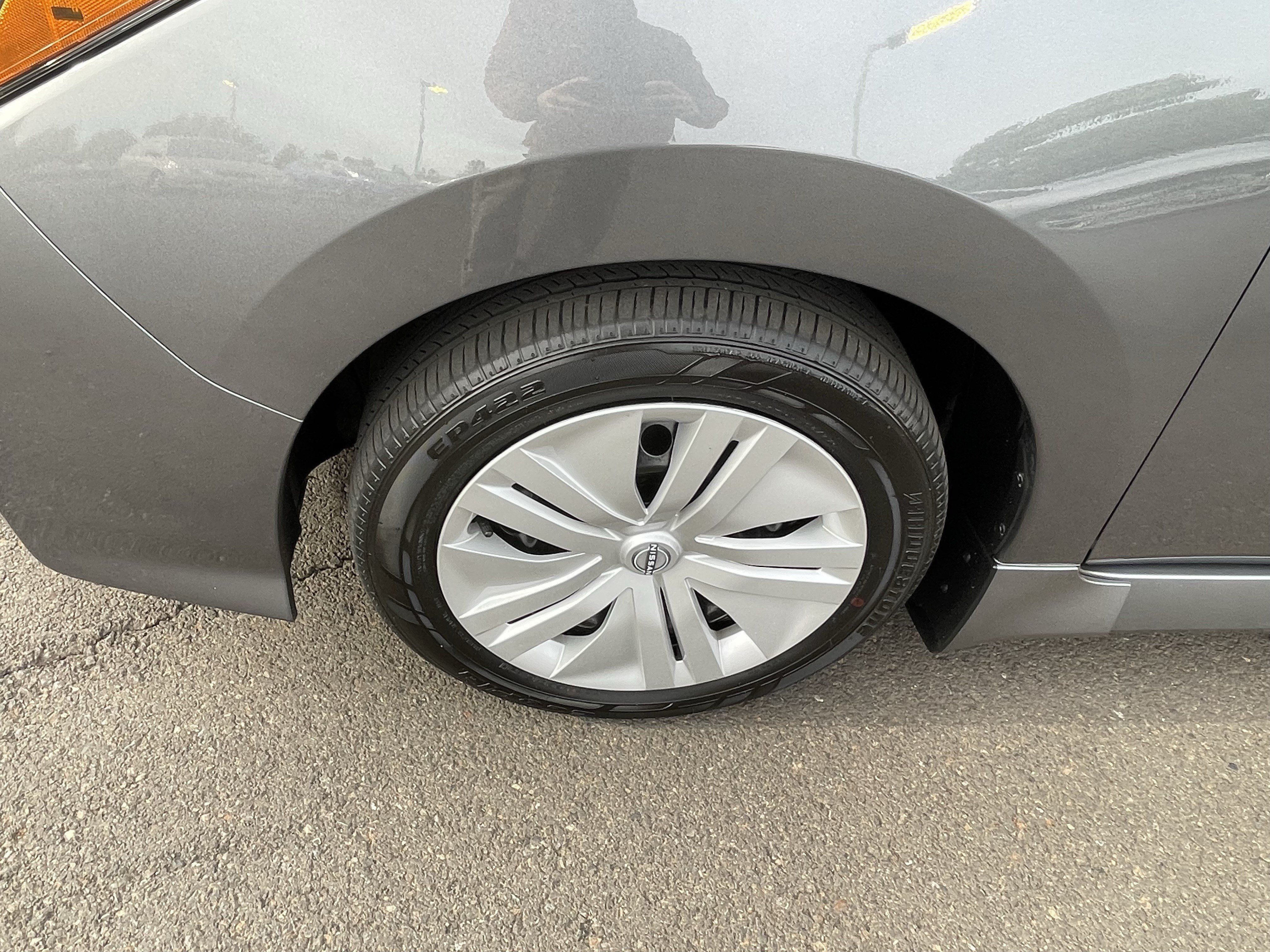 Used 2025 Nissan Leaf S FWD image 9
