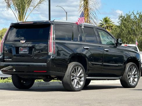 Used 2020 Cadillac Escalade Luxury w/ Escalade Sport Edition image 4