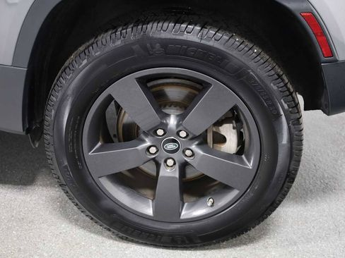 Used 2020 Land Rover Defender 110 SE image 45