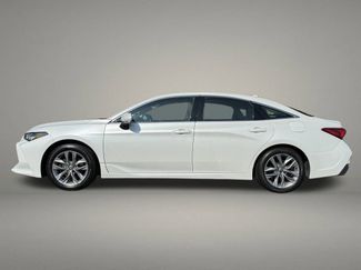 Used 2022 Toyota Avalon XLE w/ Moonroof Package FWD video 2