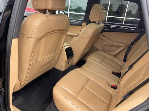 Used 2017 Porsche Macan AWD/4WD image 19