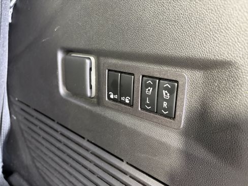 Used 2023 GMC Yukon AT4 w/ LPO, Floor Liner Package AWD/4WD image 15