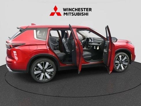 New 2025 Mitsubishi Outlander SE image 41