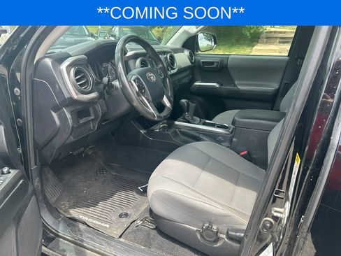 Used 2017 Toyota Tacoma SR5 w/ Tow Package AWD/4WD image 9