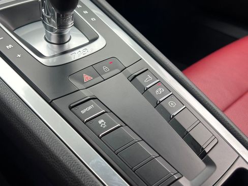 Certified 2021 Porsche 718 Cayman S RWD image 28
