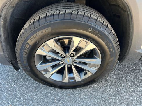 Used 2025 Chevrolet Equinox LT image 23