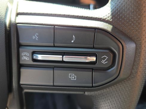 Used 2025 Chevrolet Colorado Trail Boss AWD/4WD image 26