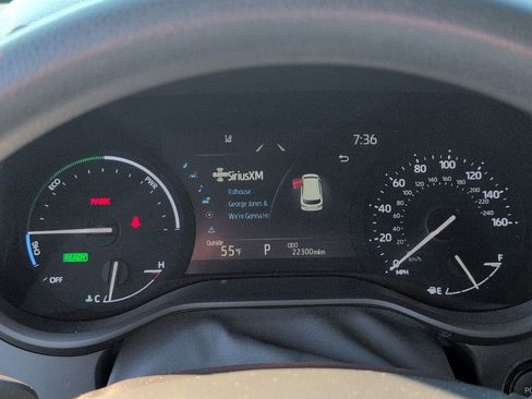 Used 2025 Toyota Sienna LE w/ LE Plus Package image 23