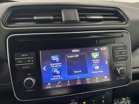 Used 2018 Nissan Leaf SV w/ SV Technology Package FWD image 16