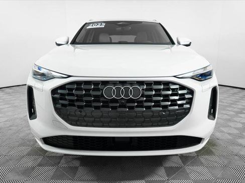 Certified 2025 Audi Q5 Premium image 2