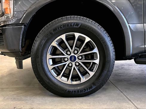 Used 2018 Ford F150 XLT w/ Equipment Group 302A Luxury AWD/4WD image 7