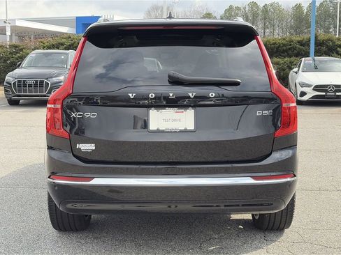 Used 2024 Volvo XC90 B5 Plus image 24