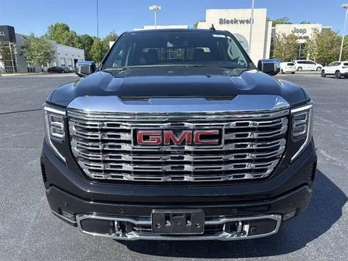 Used 2025 GMC Sierra 1500 Denali AWD/4WD image 2