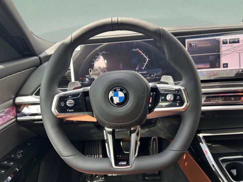 Used 2025 BMW 740i w/ Premium Package image 10