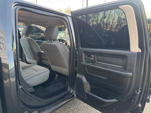 Used 2015 RAM 2500 Tradesman w/ Chrome Appearance Group AWD/4WD image 16