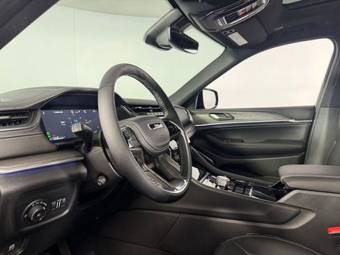 Used 2025 Jeep Grand Cherokee L Overland w/ Trailer Tow Package image 23