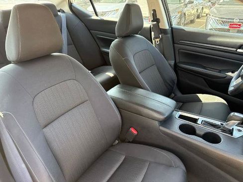Certified 2025 Nissan Altima 2.5 SV FWD image 17