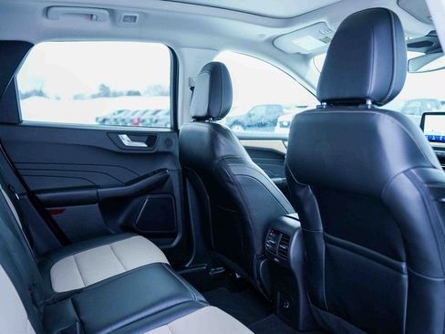 Used 2022 Ford Escape Titanium w/ Titanium Elite Package image 16