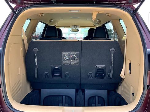 Used 2018 Kia Sedona SX FWD image 34