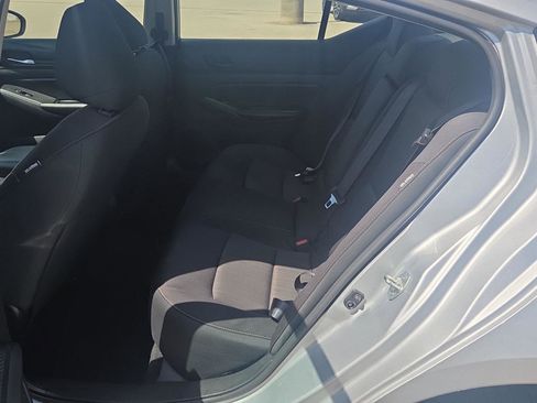 Used 2024 Nissan Altima 2.5 SV AWD/4WD image 14