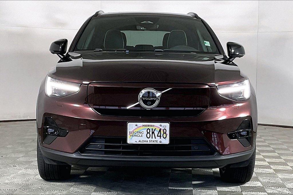 Used 2023 Volvo XC40 Recharge Ultimate w/ Protection Package Premier AWD/4WD image 2
