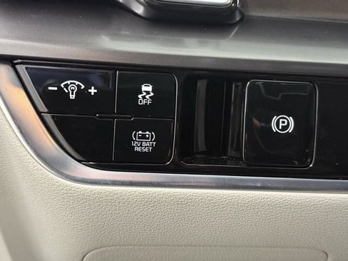 Used 2023 Kia Sportage EX image 28