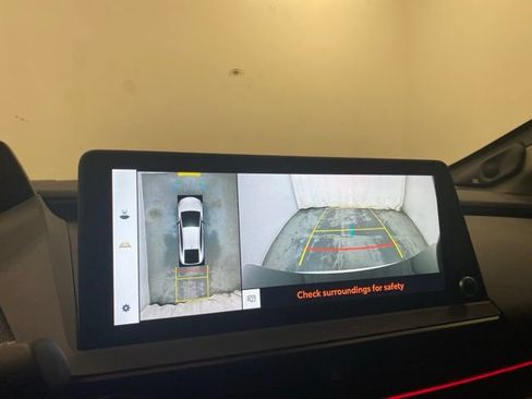 Used 2024 Toyota Prius Prime Premium w/ Advanced Technology Package FWD image 10