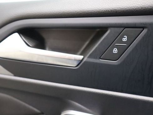 Used 2024 Volkswagen Jetta SE image 17