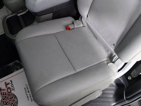 Used 2016 Toyota Sequoia Platinum AWD/4WD image 40