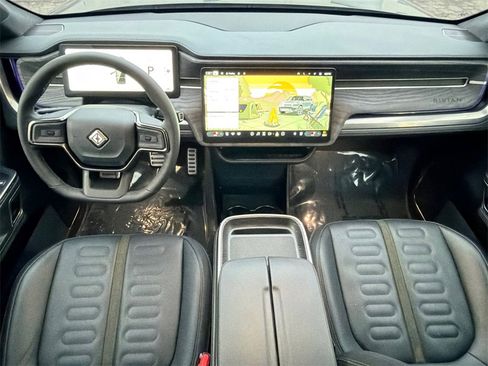 Used 2023 Rivian R1S Adventure image 24